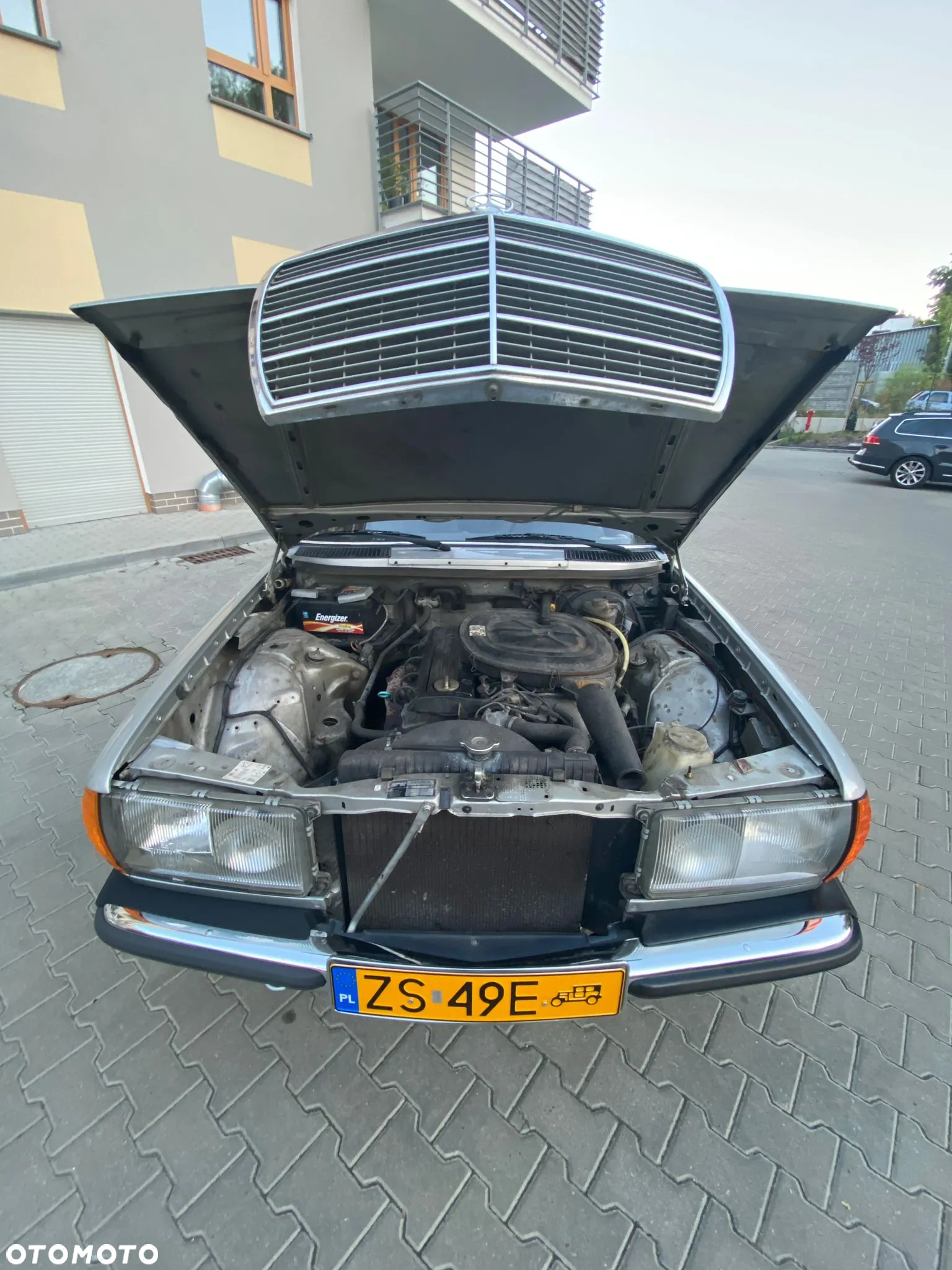 Mercedes-Benz W123 - 21