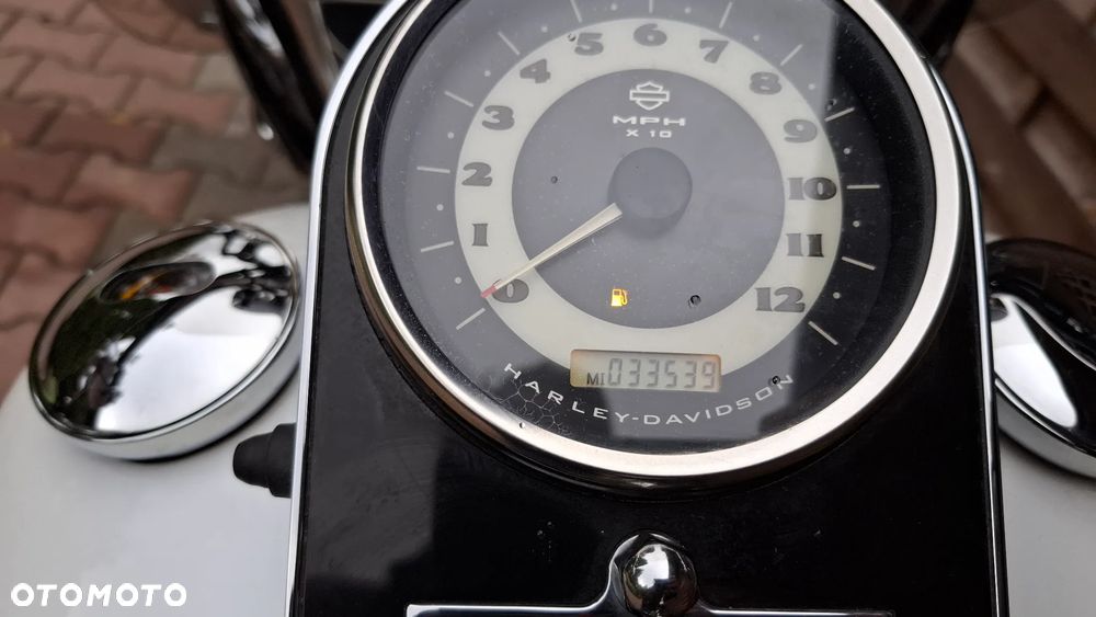 Harley-Davidson Softail Deluxe - 23