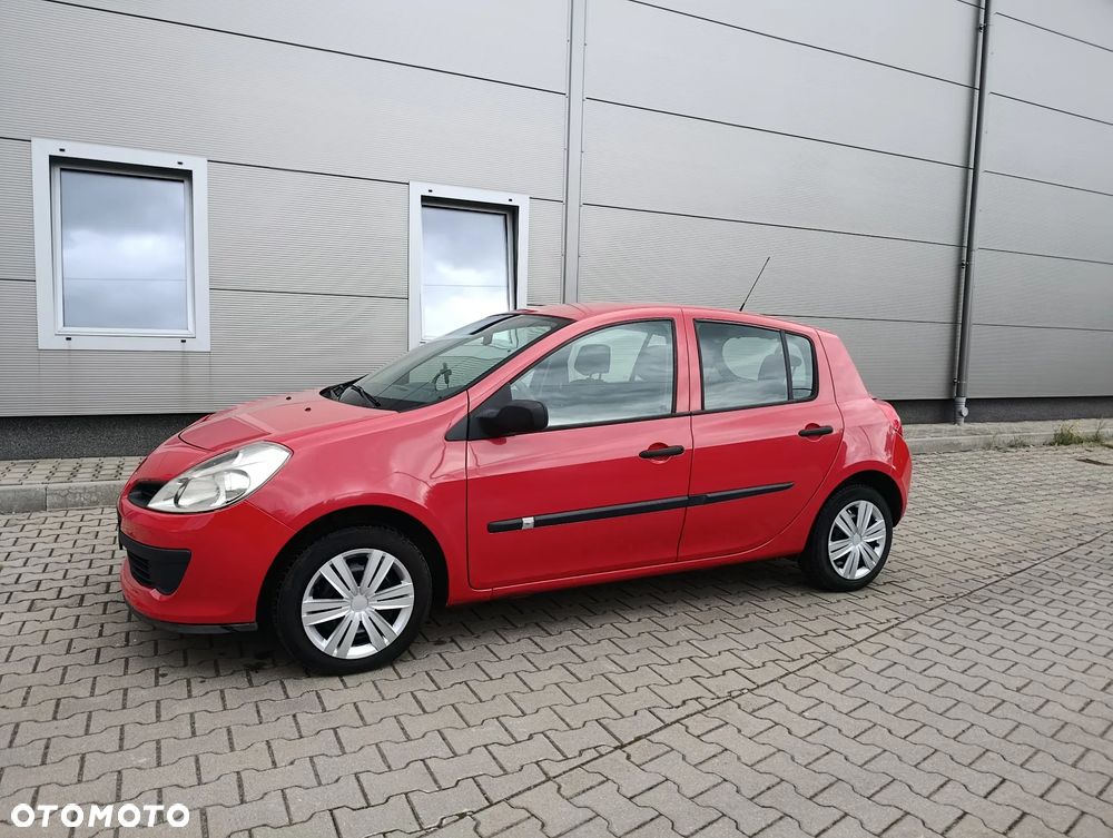 Renault Clio - 7