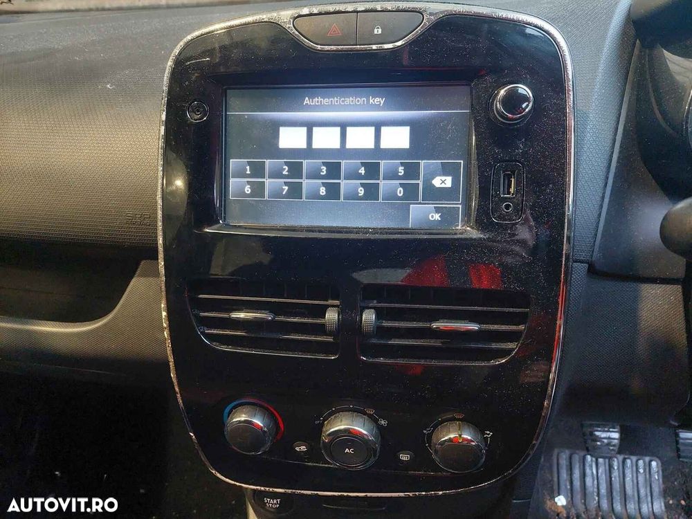Aripa Spate Stanga Renault Clio 2013 Hatchback Negru - 6