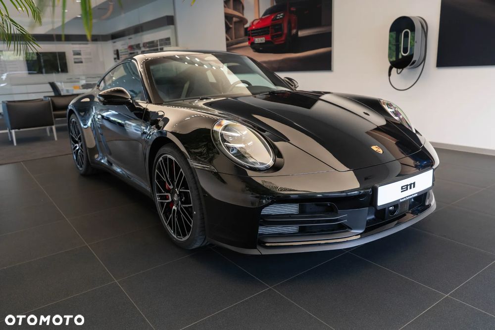 Porsche 911 Carrera 4S - 8
