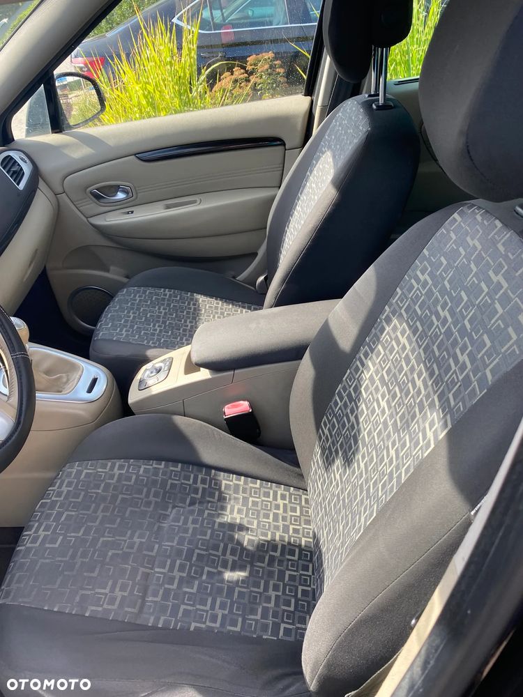 Renault Grand Scenic Gr 1.9 dCi Privilege Euro5 - 16