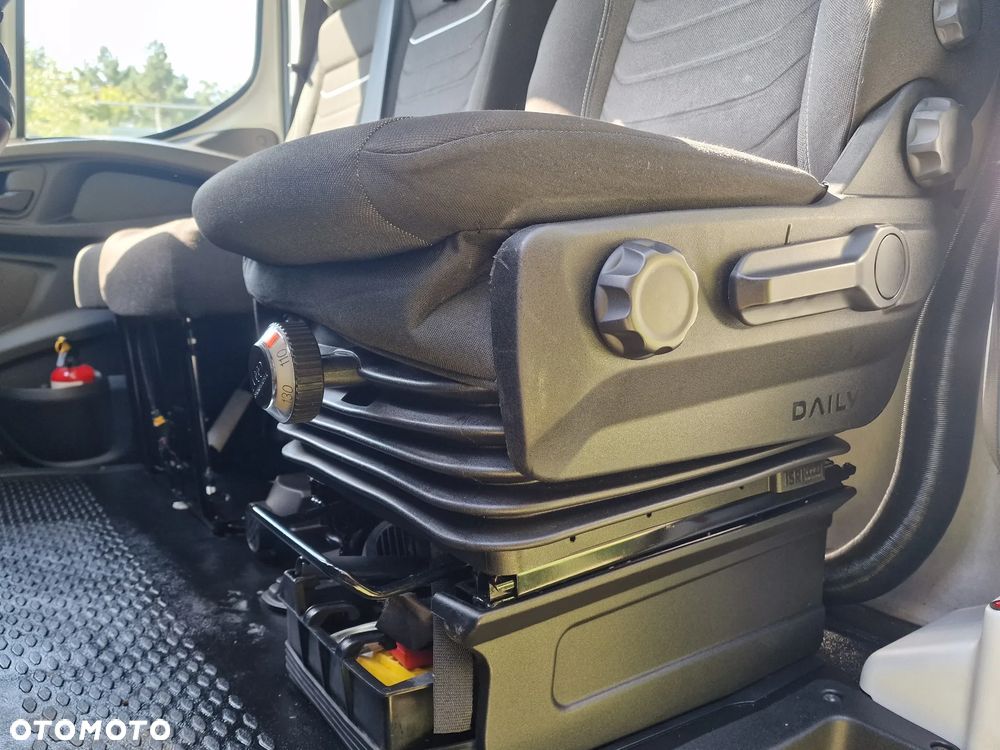 Iveco DAYLY 35S HI-MATIC LED, ANDROID AUTO ,Automat Bogato wyposażony Bezwypadkowy, 10 EP, Salon PL , ASO BURTO FIRANA,KLIMA - 8