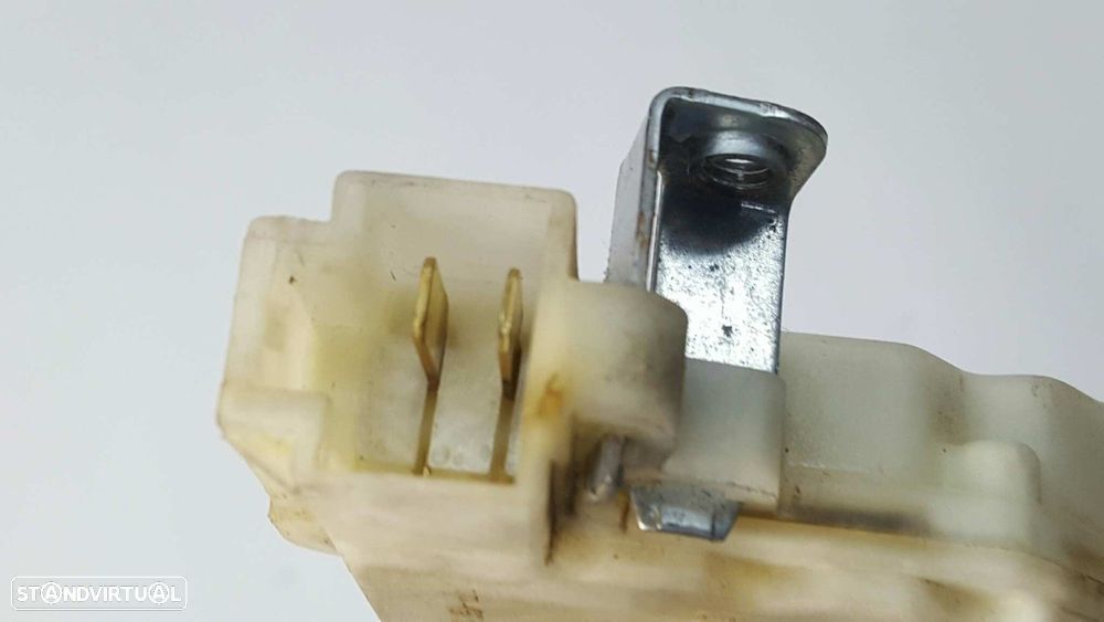 FECHADURA PORTA TRASEIRA ESQUERDA NISSAN TERRANO/TERRANO.II (R20) AVENTURA - 2