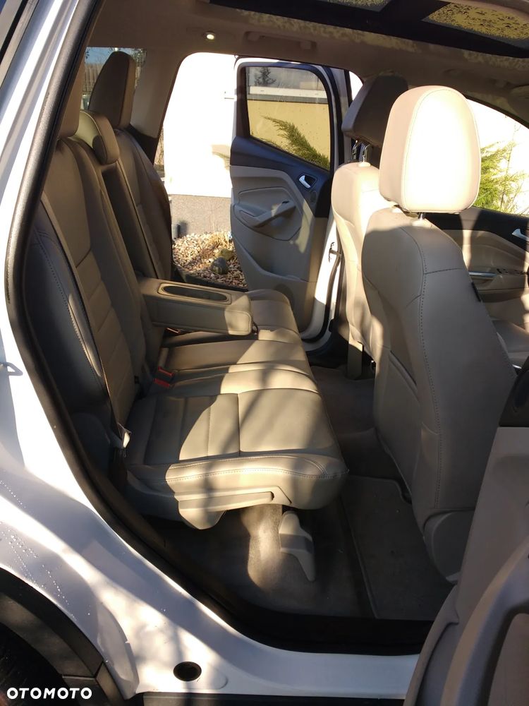 Ford Escape 2.0 EcoBoost AWD Titanium - 4