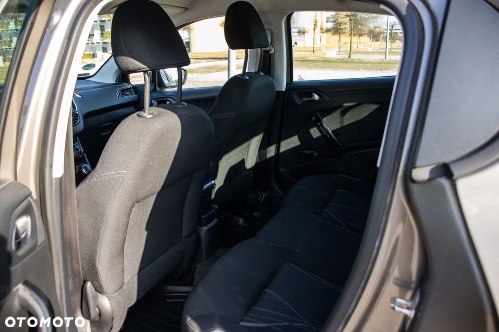 Peugeot 208 1.2 PureTech Active - 11