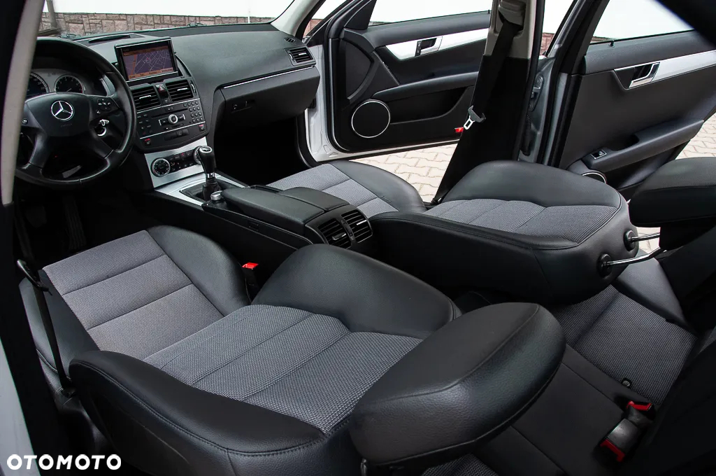 Mercedes-Benz Klasa C 180 Kompressor Avantgarde - 27
