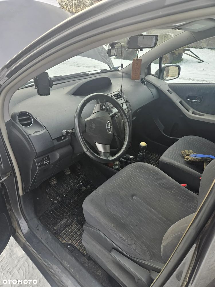 Toyota Yaris 1.33 Luna - 2