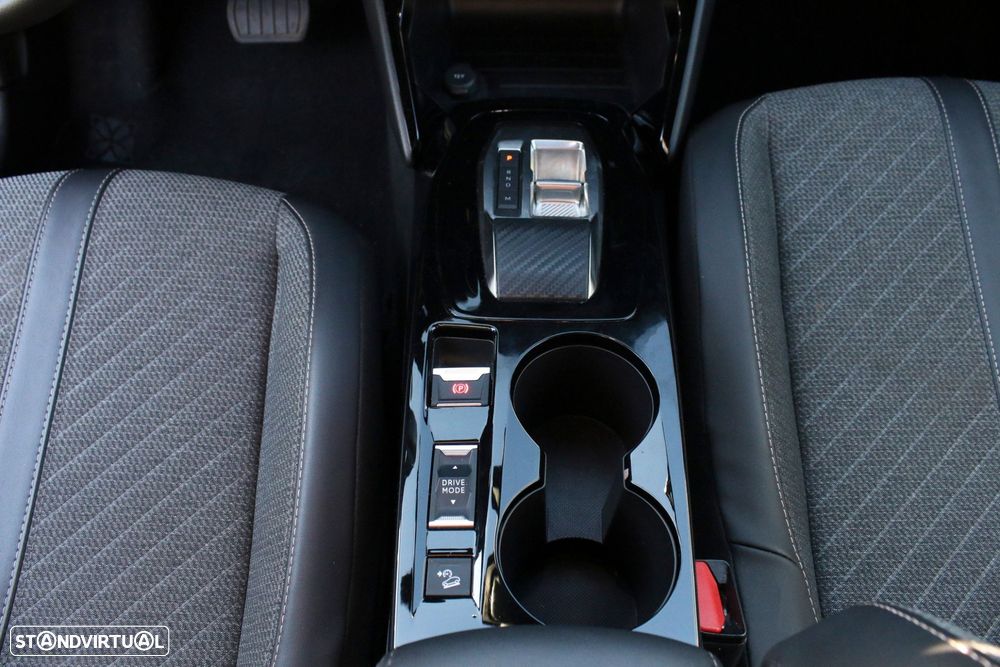 Peugeot 2008 PureTech 130 EAT8 Allure - 14