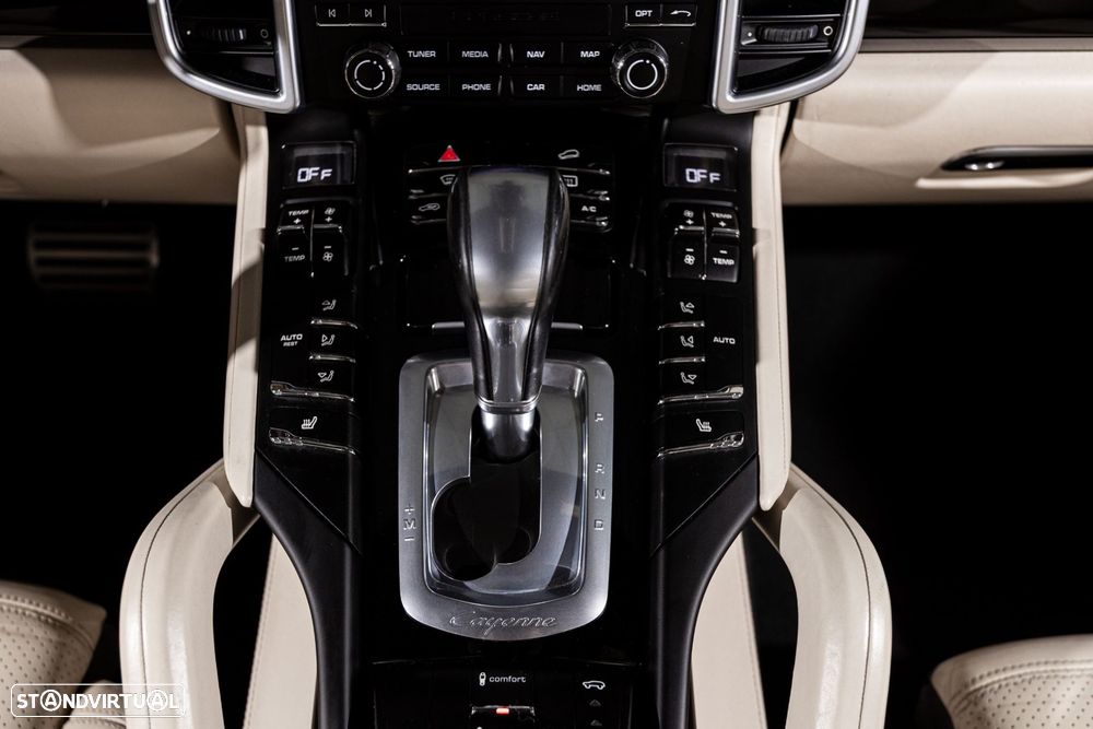 Porsche Cayenne S E-Hybrid - 24