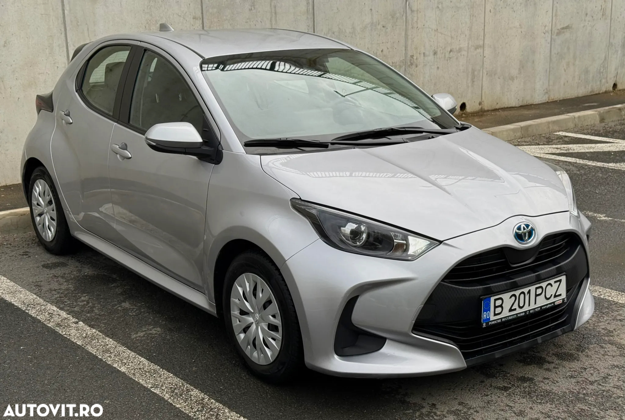 Toyota Yaris 1.5 VVT-i HSD Dynamic - 2