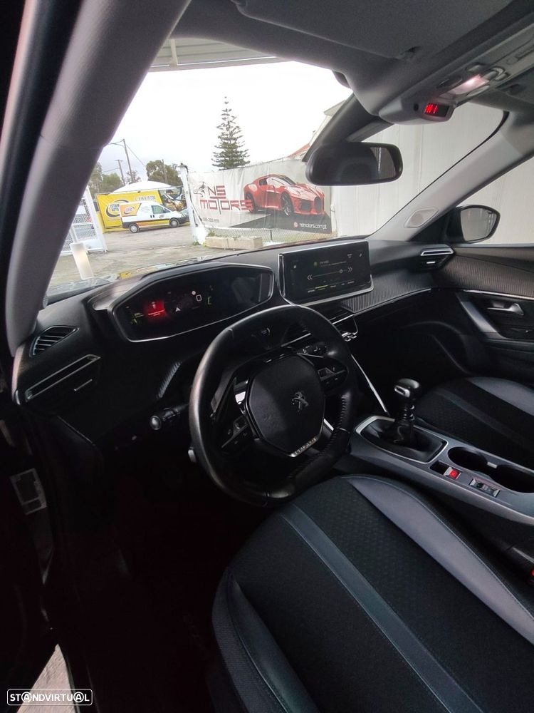 Peugeot 2008 1.2 PureTech Allure Pack - 8