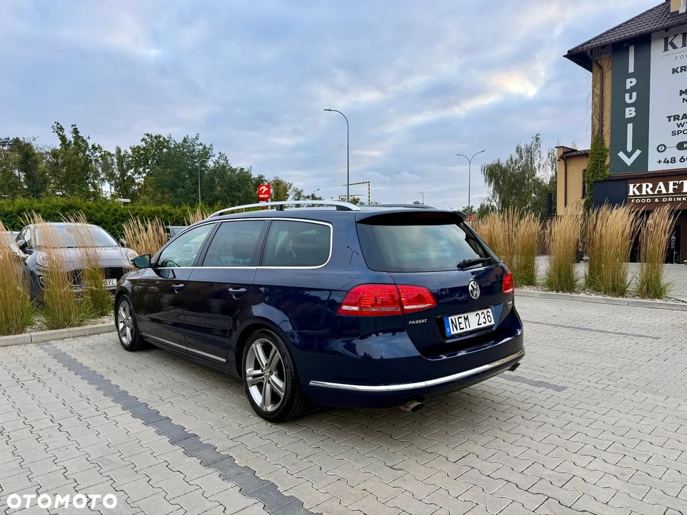 Volkswagen Passat Variant 2.0 TDI 4Motion DSG BlueMotion Tech R-Line - 4