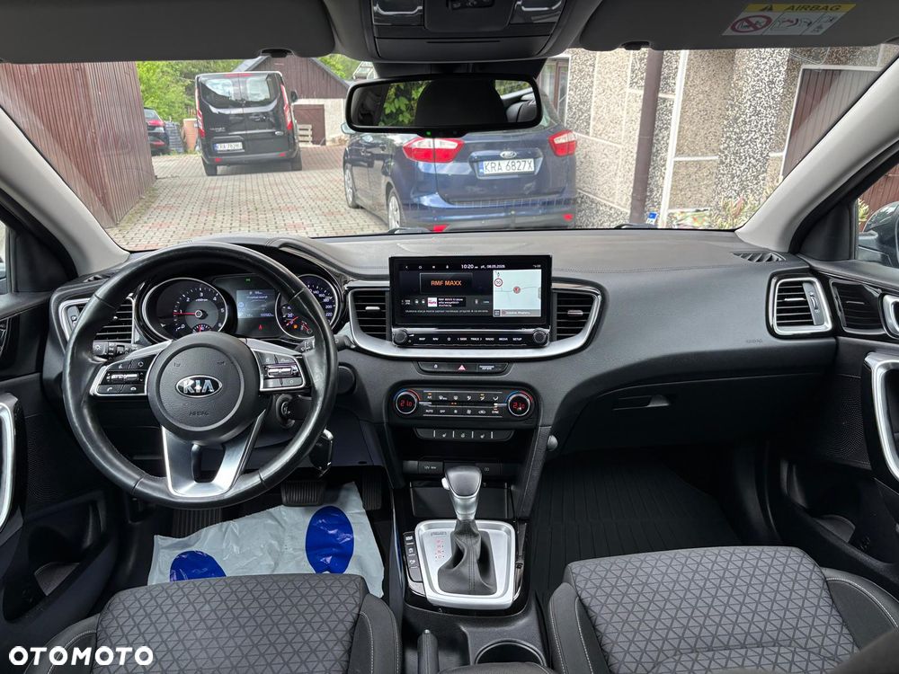 Kia Ceed 1.6 CRDi (48V Mild-Hybrid) DCT7 Platinum - 6