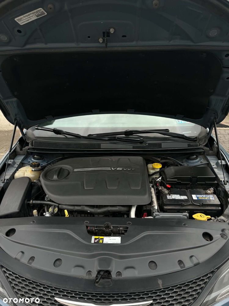 Chrysler 200 - 9