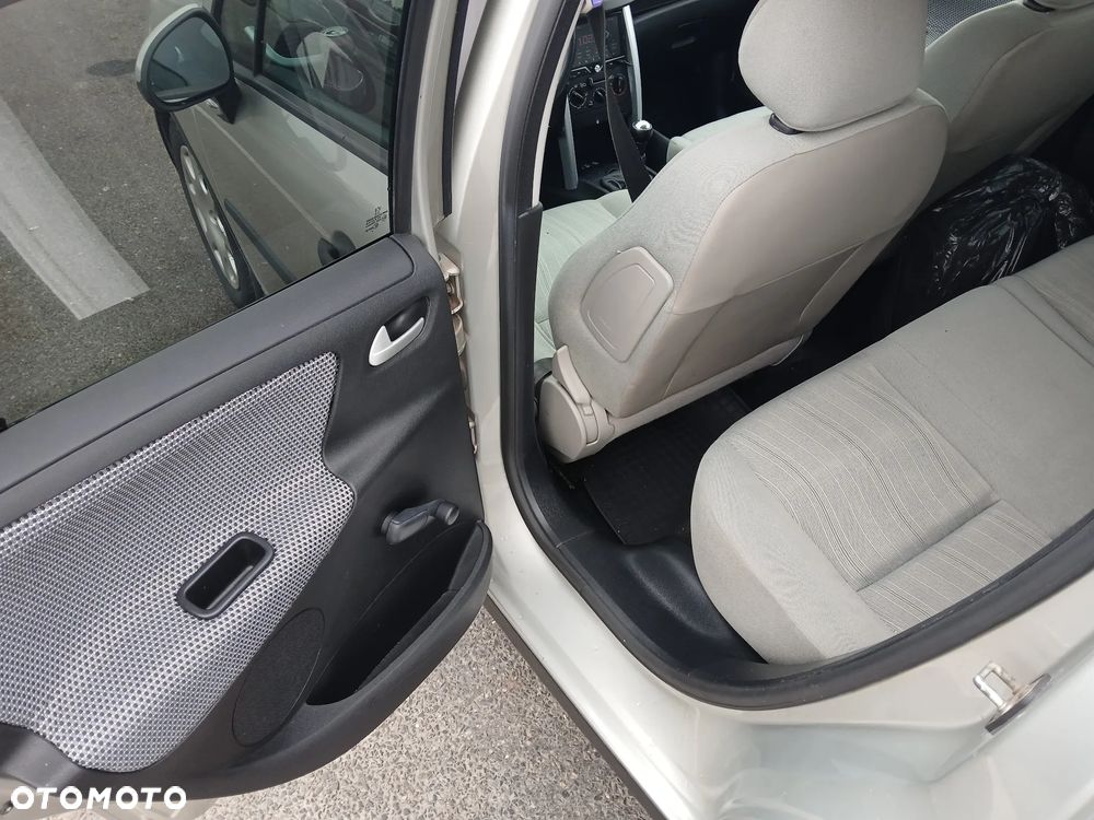 Peugeot 207 1.4 16V Presence - 10