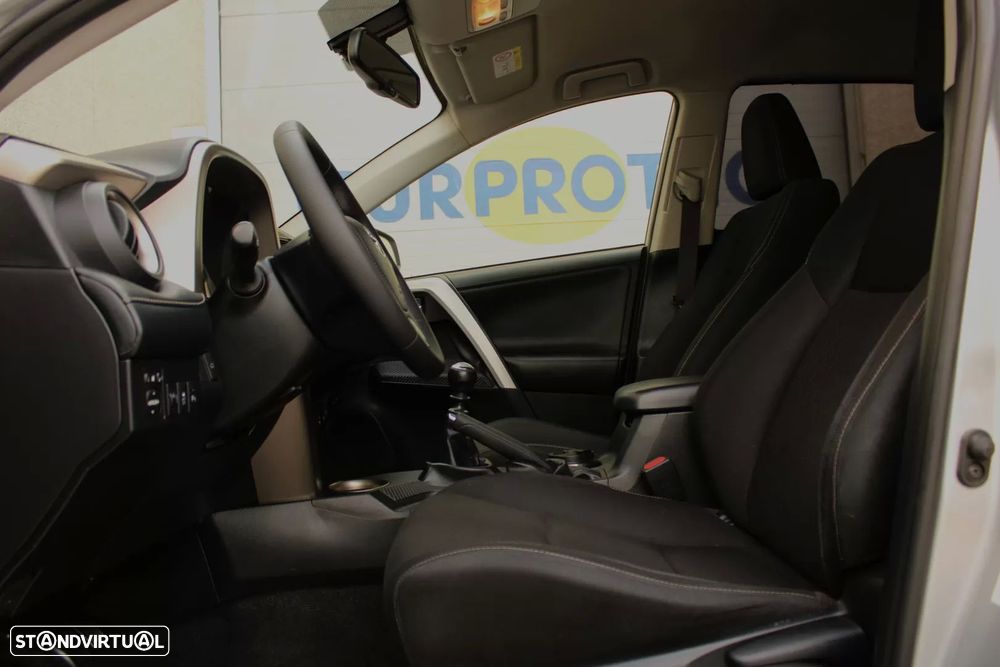 Toyota RAV4 2.0 D-4D Comfort+GPS - 19