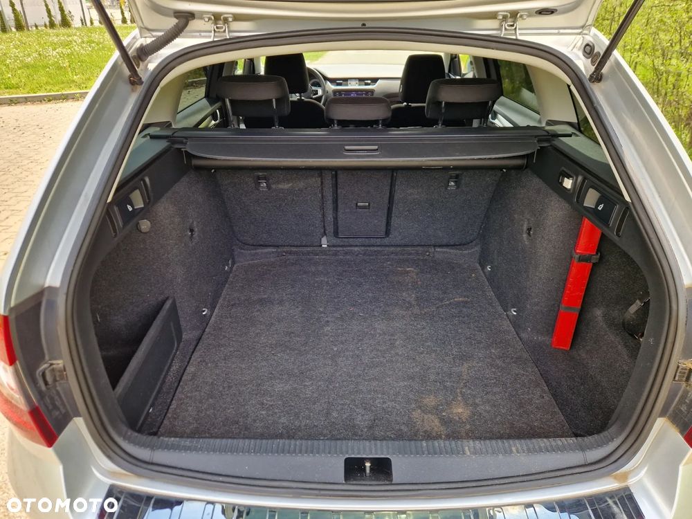 Skoda Octavia Scout 2.0 TDI 4x4 DSG - 6