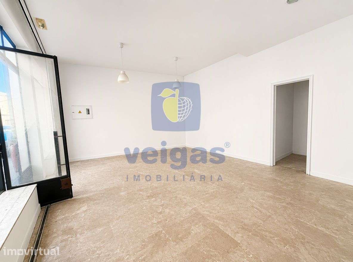 Espaço de 42 m², ao nível do rés-do-chão, comercializado com Projeto A - Grande imagem: 5/12