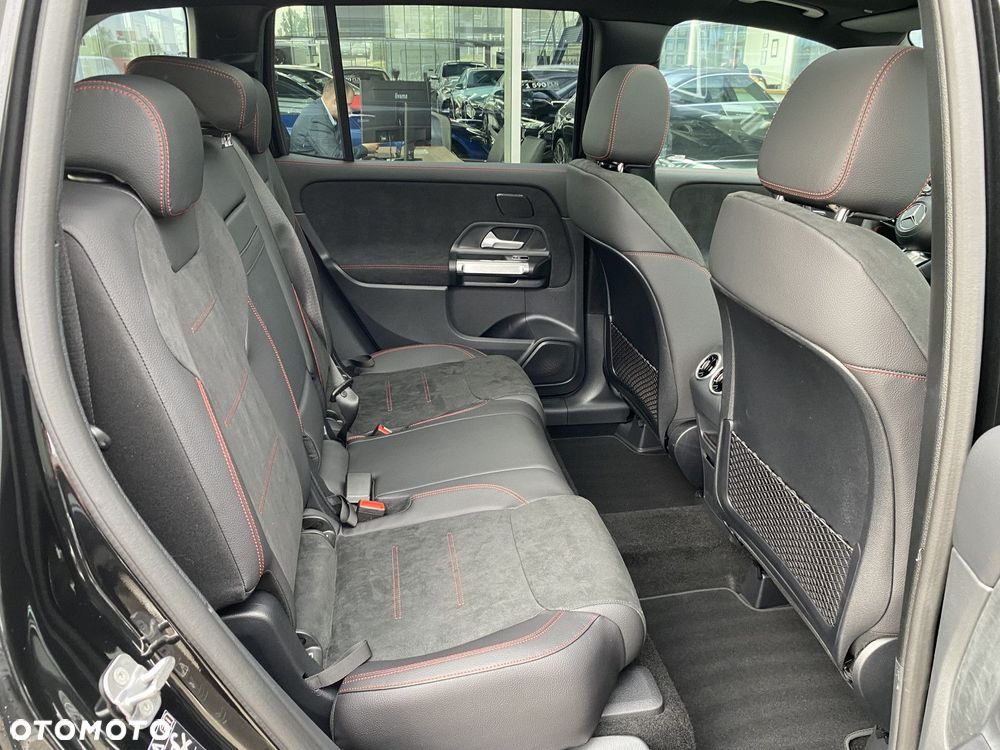 Mercedes-Benz GLB - 26