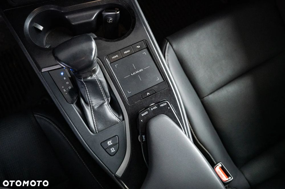 Lexus UX 250h Prestige AWD - 14