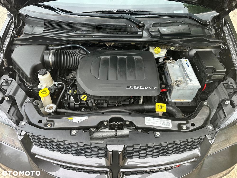 Dodge Grand Caravan 3.6 R/T - 9