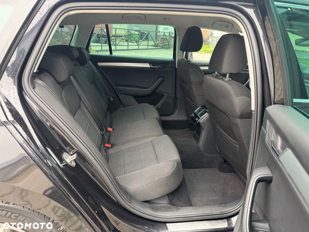 Skoda Superb 2.0 TDI DSG Premium Edition - 24