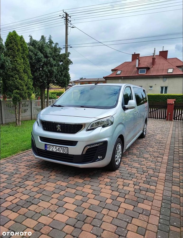 Peugeot Traveller - 1