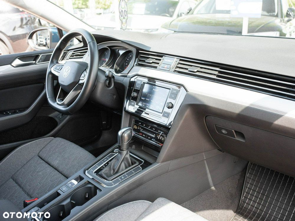 Volkswagen Passat - 24
