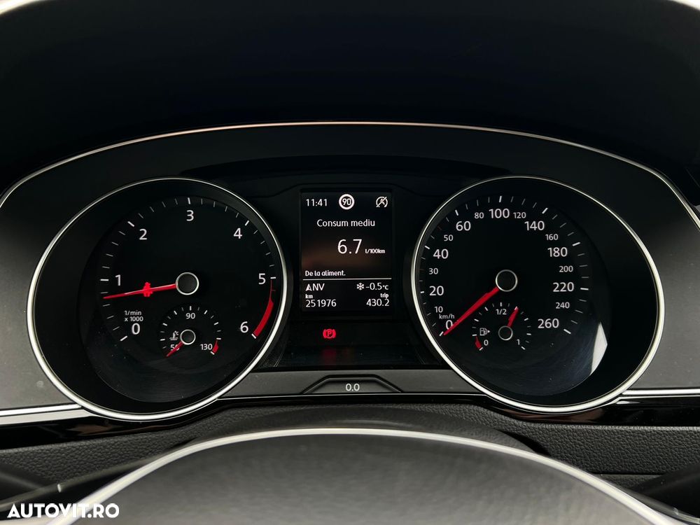 Volkswagen Passat 2.0 TDI DSG Comfortline - 16