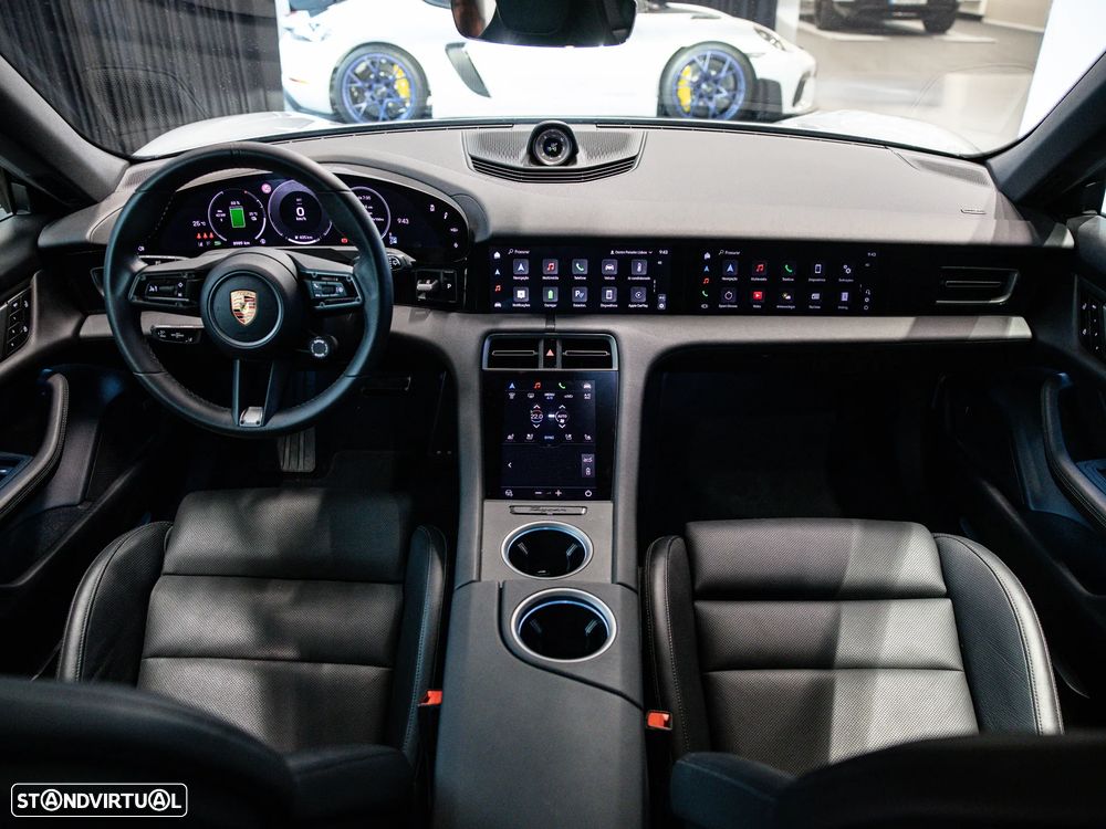 Porsche Taycan Cross Turismo 4 - 35