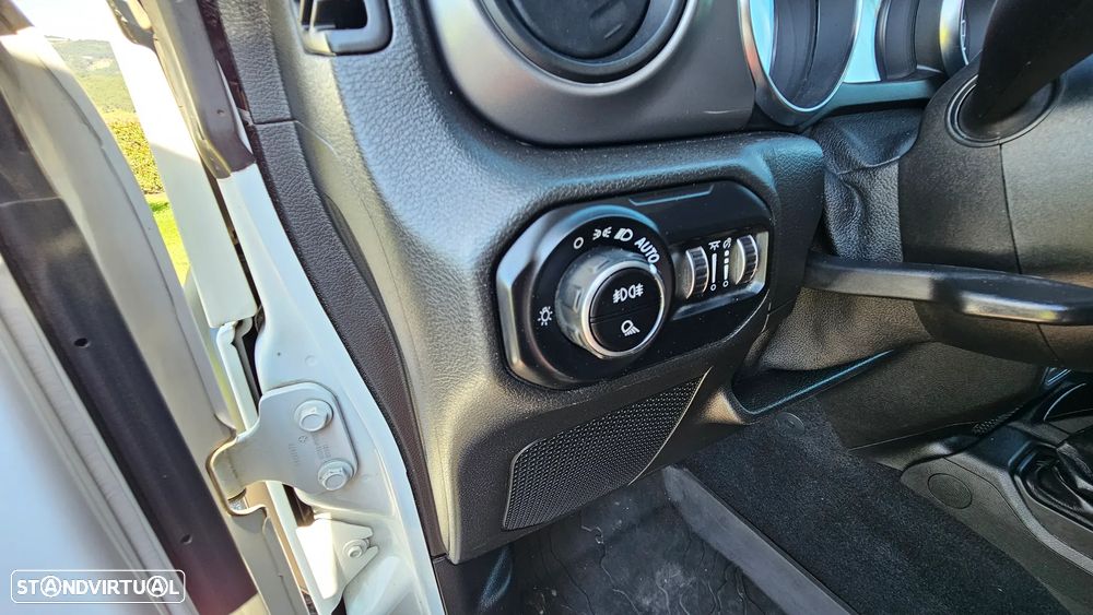Jeep Gladiator 3.0V6 MultiJet AWD Auto Sport - 25