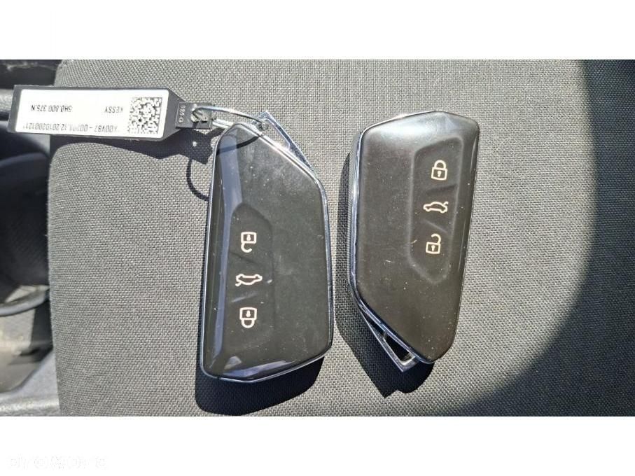 Volkswagen Golf - 37