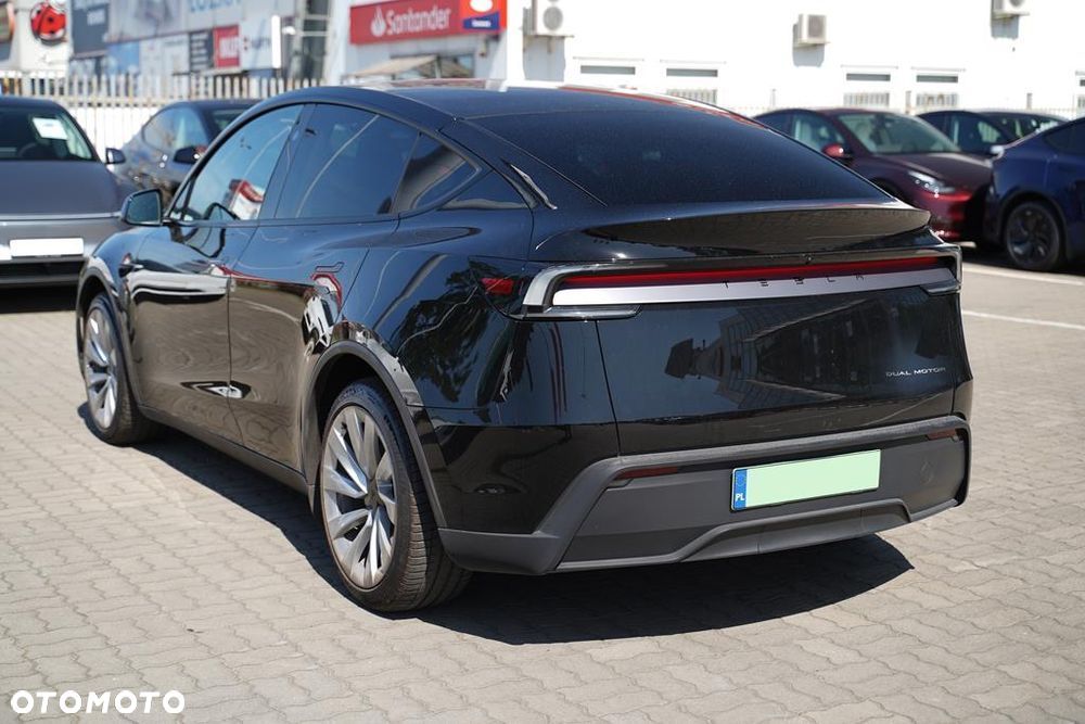 Tesla Model Y 79kWh Long Range AWD - 8