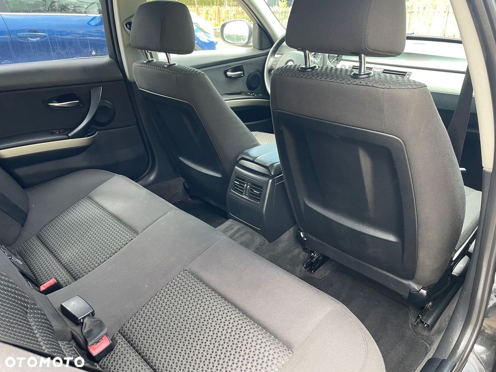 BMW Seria 3 - 34