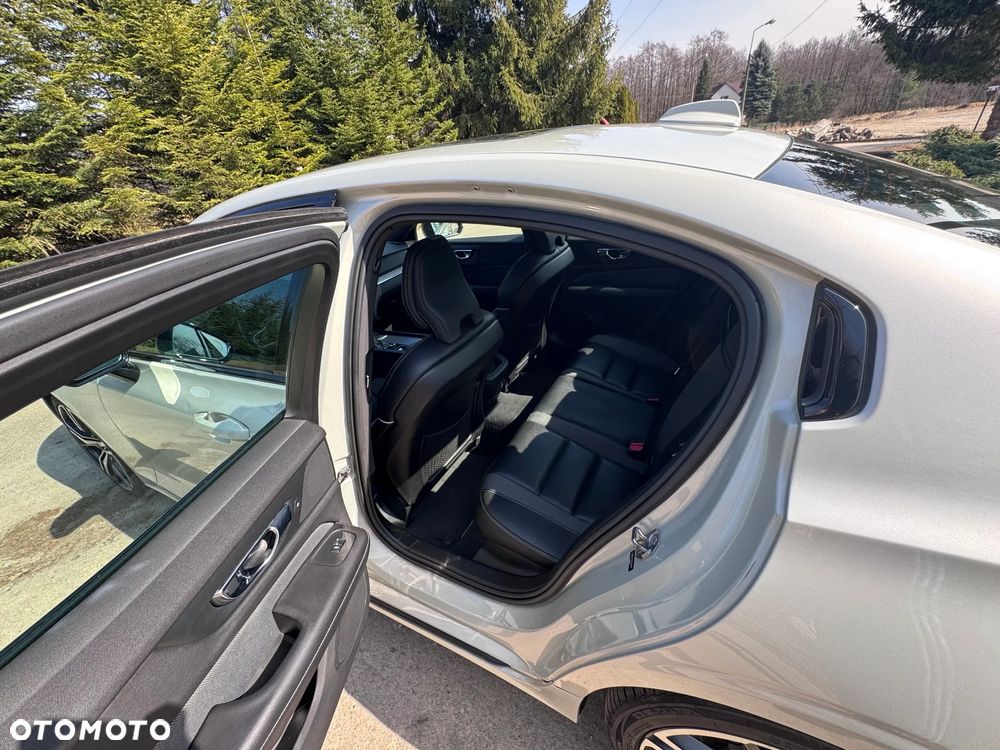 Volvo S60 T6 AWD R-Design - 18