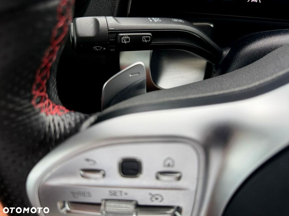 Mercedes-Benz GLB - 30