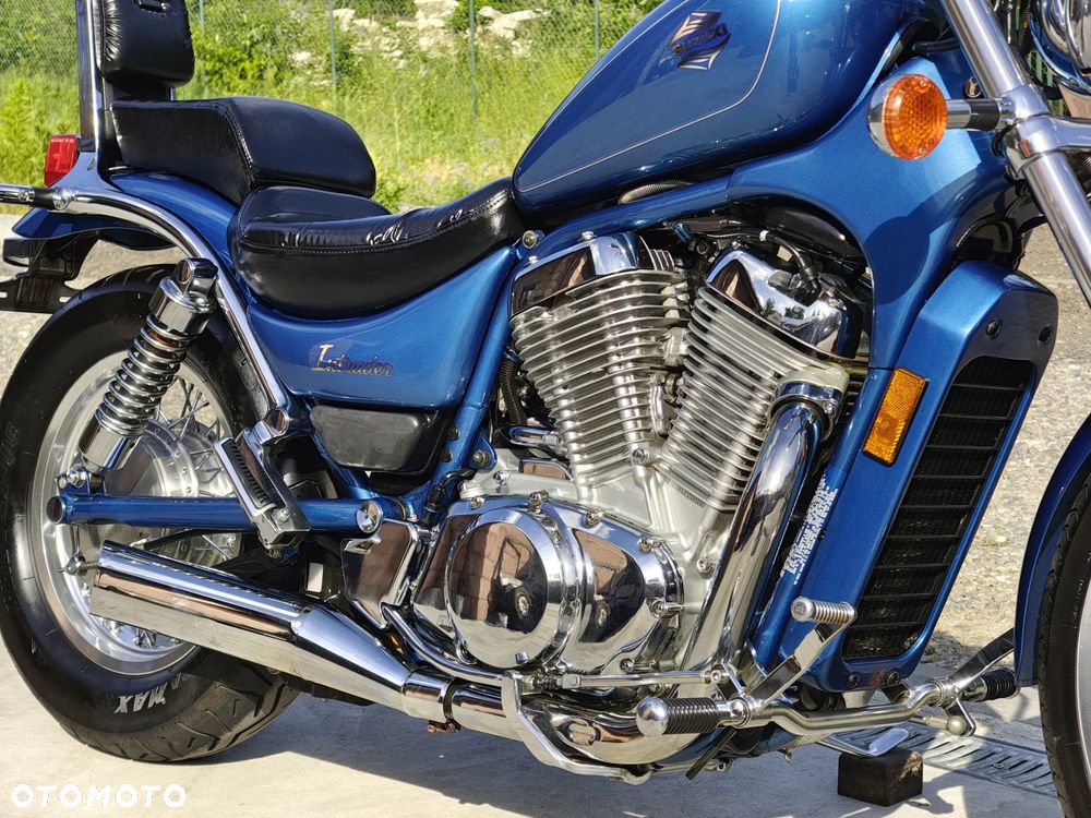 Suzuki Intruder - 8