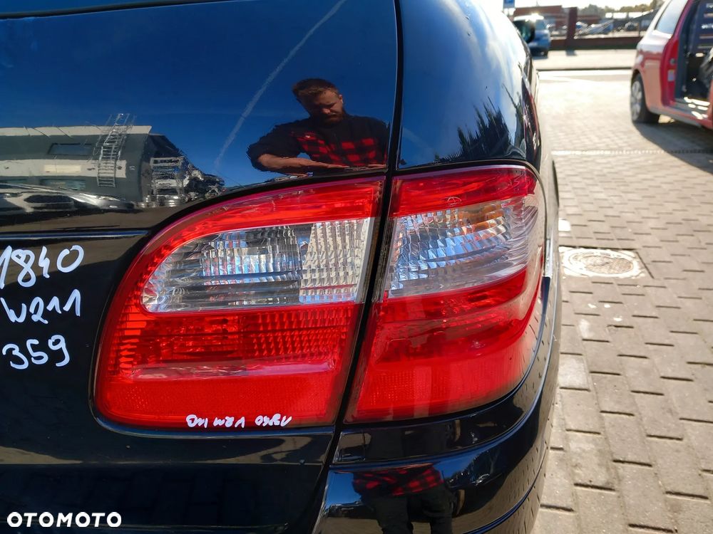 MERCEDES W211 LAMPA PRAWA TYLNA PRAWY TYŁ W BŁOTNIK KOMBI