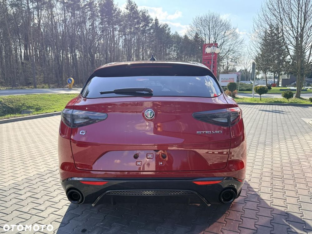 Alfa Romeo Stelvio - 15
