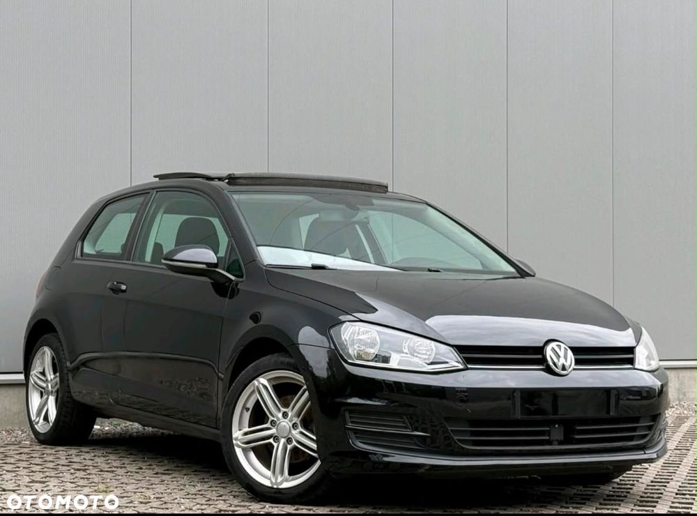 Volkswagen Golf - 1