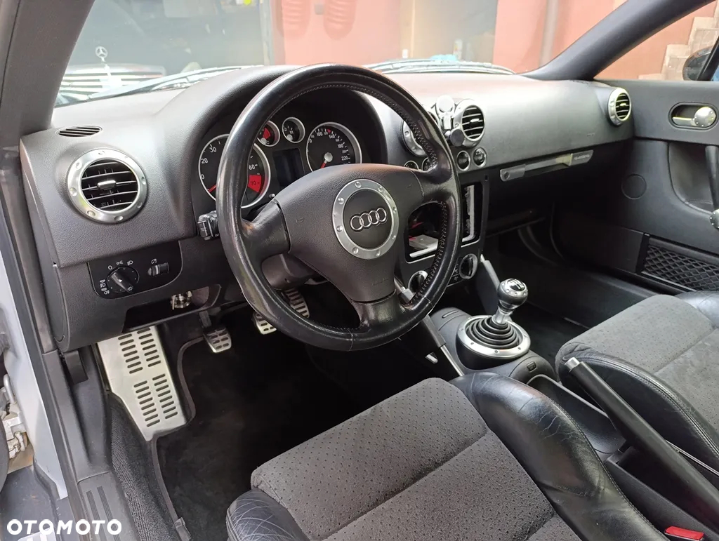 Audi TT Coupé Coupe 1.8T Quattro - 29