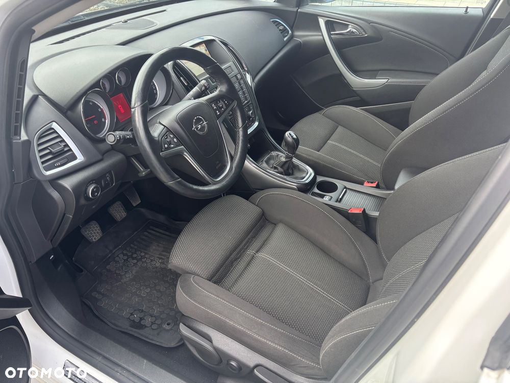 Opel Astra 2.0 CDTI Exklusiv - 6