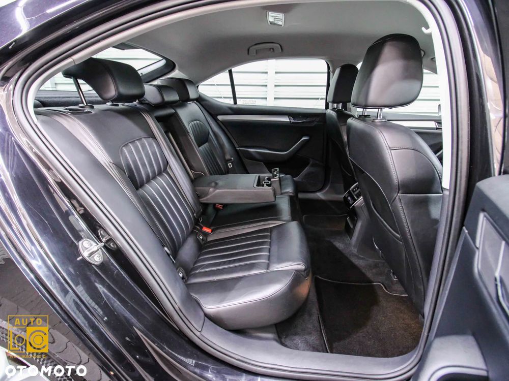 Skoda Superb 2.0 TDI Style DSG - 11