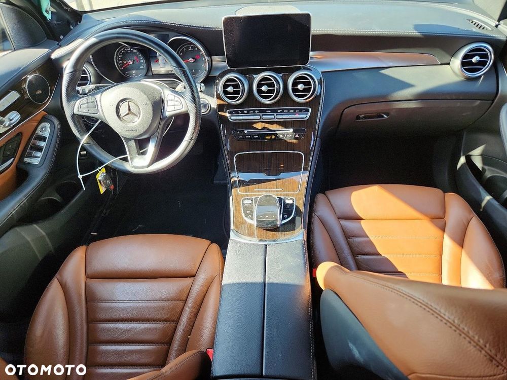 Mercedes-Benz GLC 300 4Matic 9G-TRONIC - 9