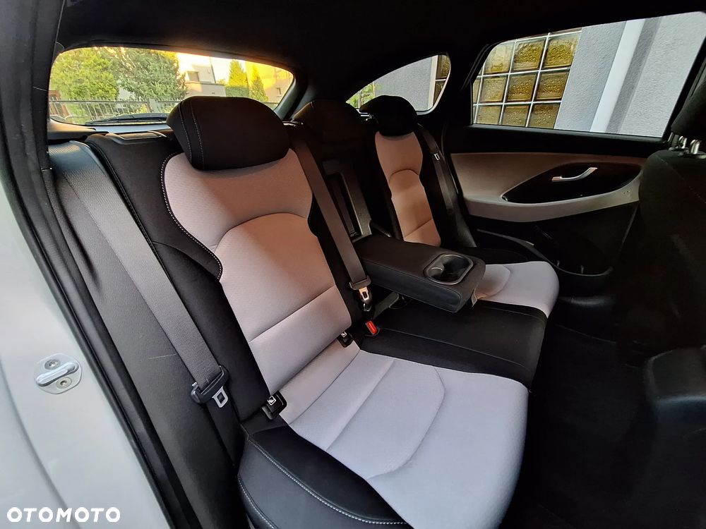 Hyundai i30 1.6 D Comfort - 22