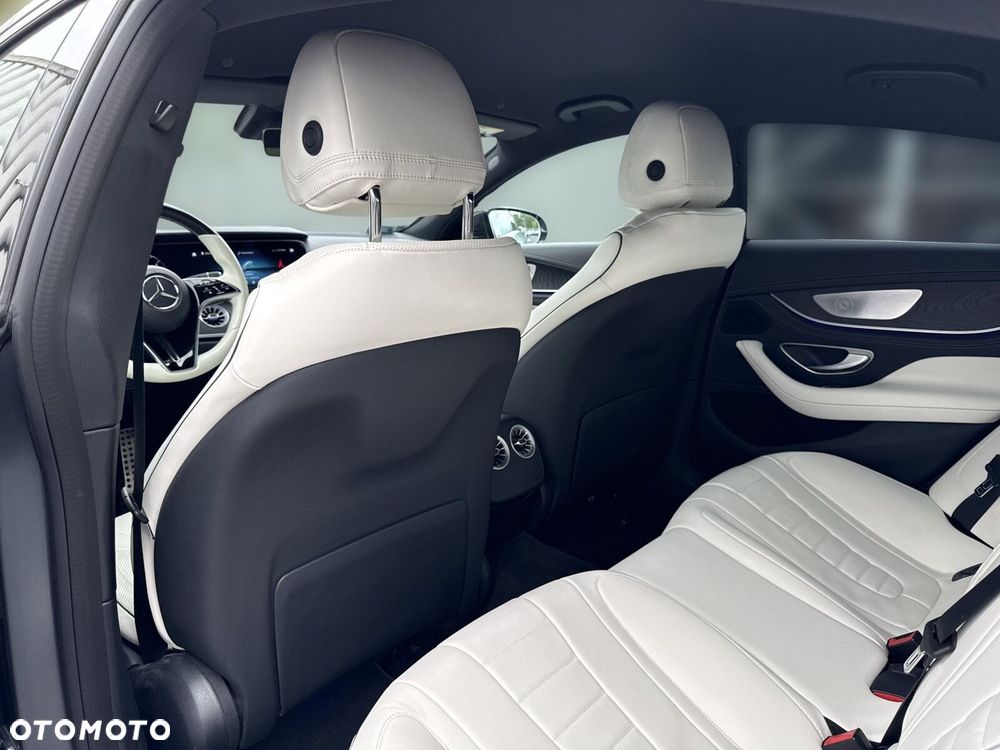 Mercedes-Benz CLS 300 d 4-Matic AMG - 24