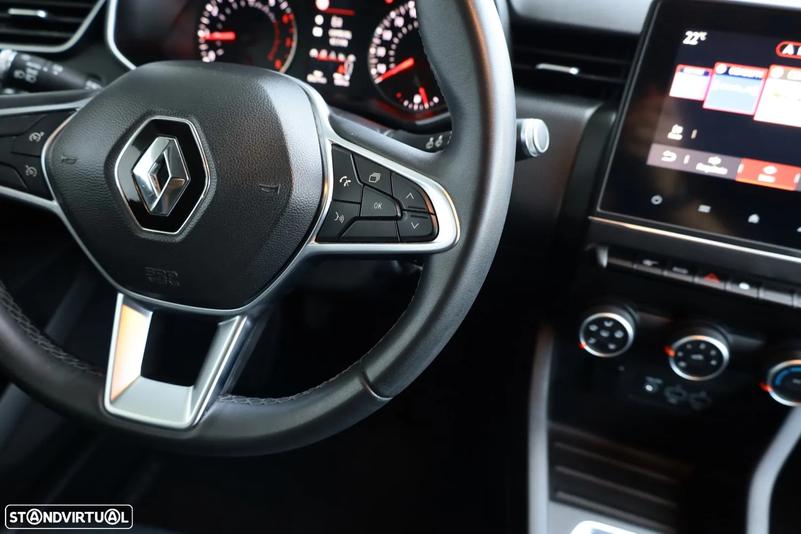 Renault Clio 1.0 TCe Intens - 24