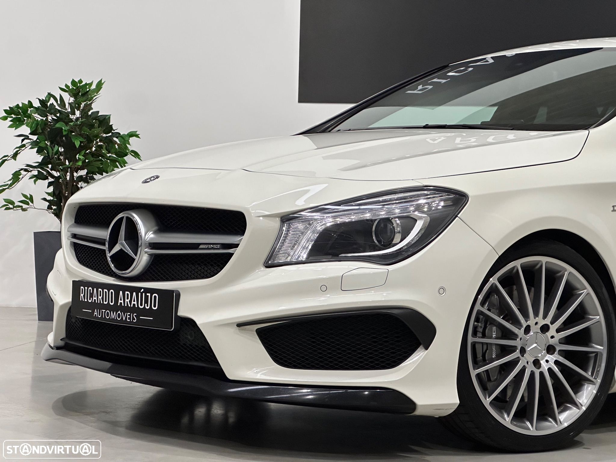 Mercedes-Benz CLA 45 AMG Shooting Brake 4Matic 7G-DCT - 36