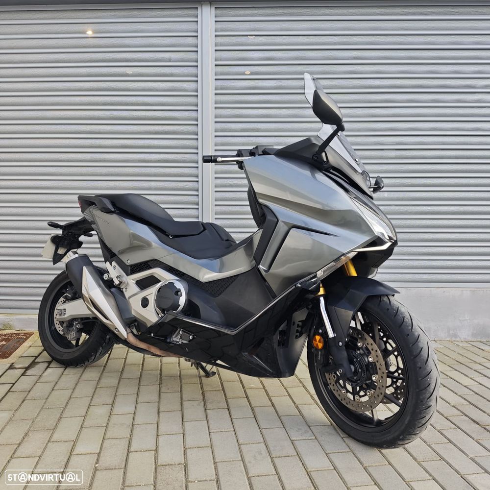 Honda Forza 750 - 1